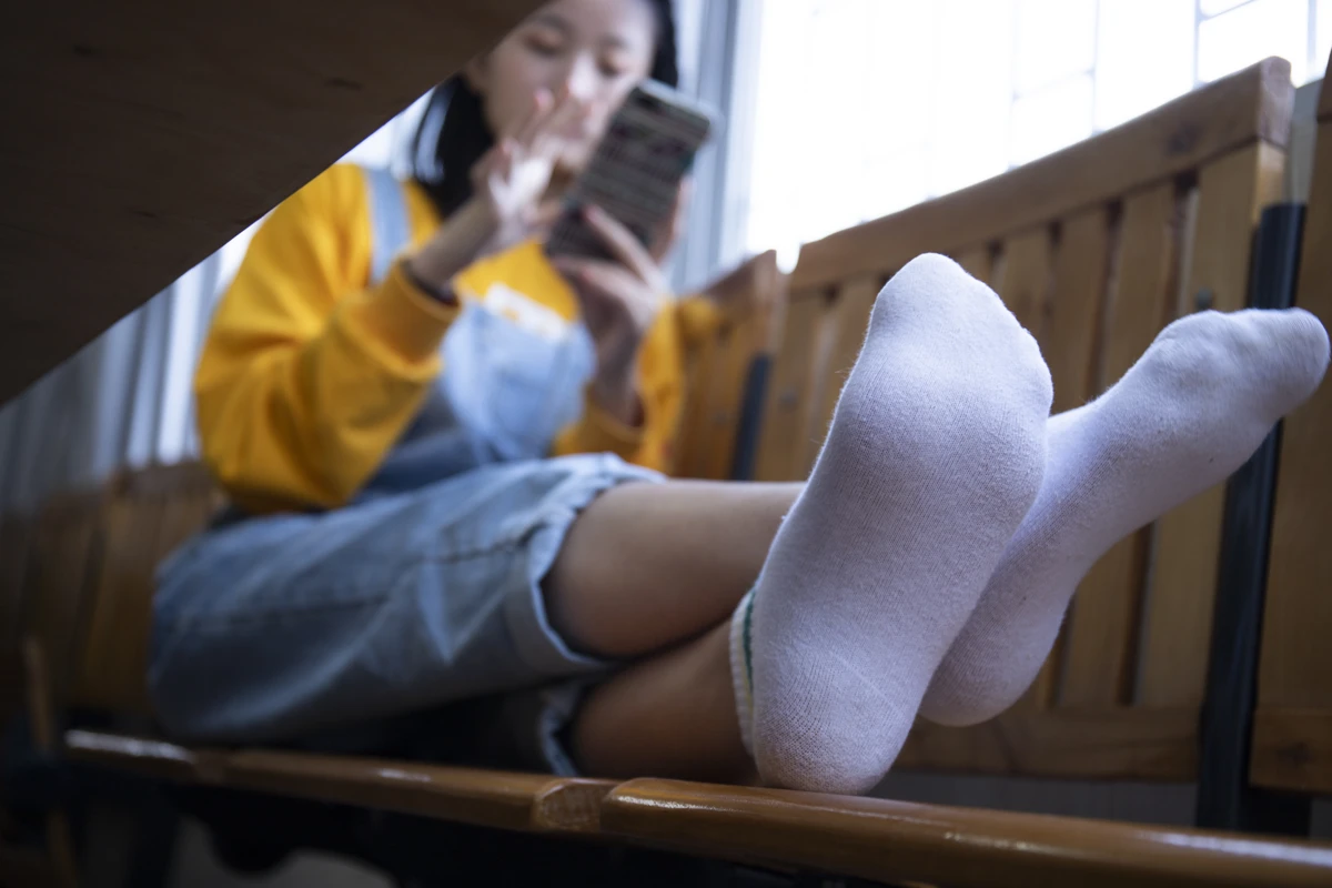 [Mzsock] NO.019 From a tricky angle, Sichuan girl Linlin shows off her beautiful feet in the classroom Southern football skills#[121P]-29